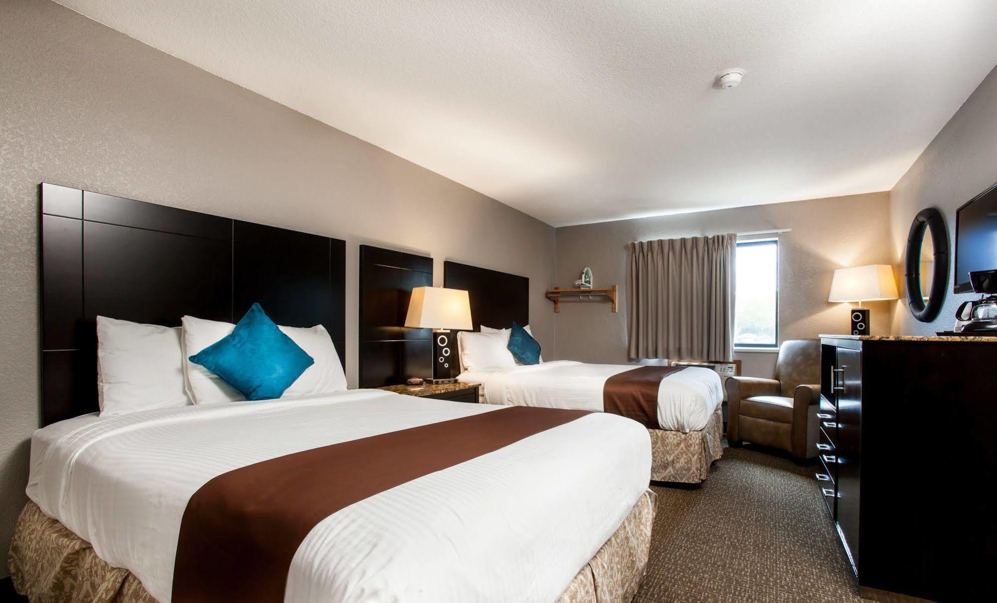 Heartland Hotel